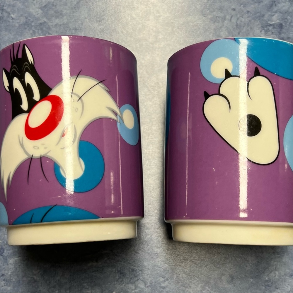 Cartoon Mugs Two TM Warner Bro Coffee Cups Sylvester and Tweety Bird